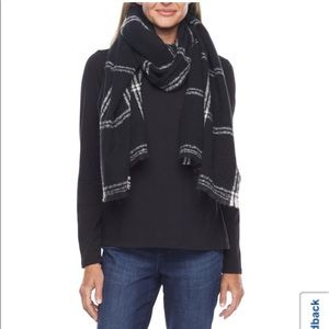 Brand new scarf, brand: St. John’s Bay